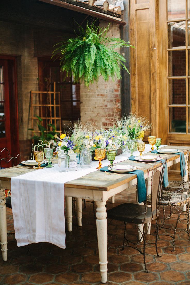 photo credit:  stylemepretty.com/vault/image/1071181