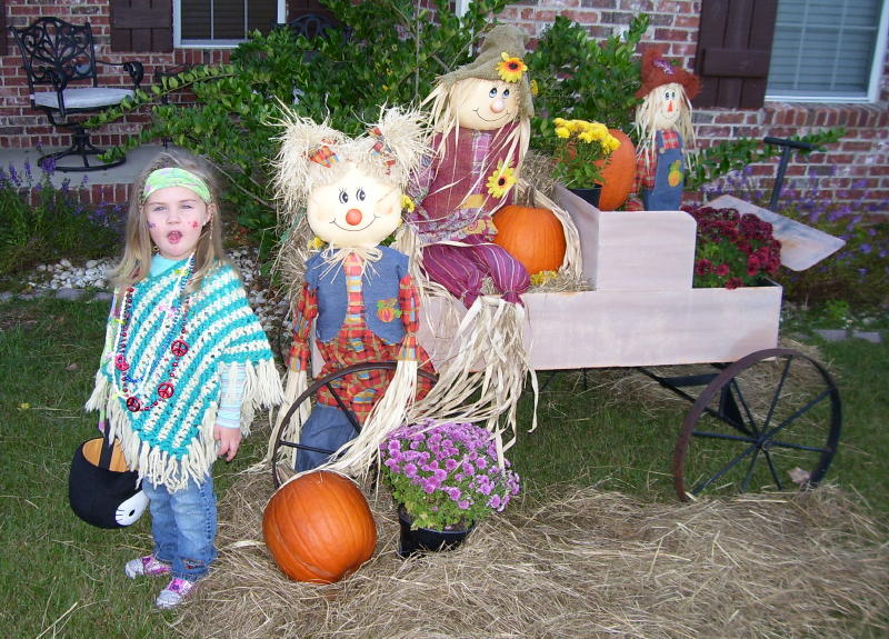 Every Day is the Weekend! l Halloween Decorating